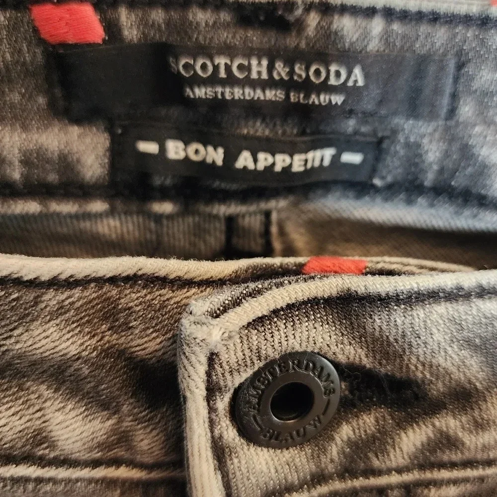 Scotch & Soda Pepper Embroidered Slim‎ Boyfriend Grey jeans.  Size 26.